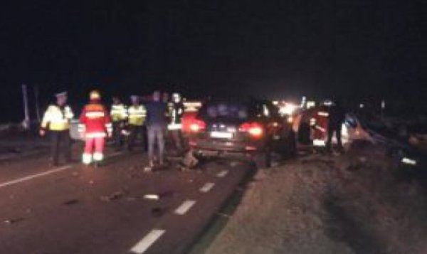 Accident în lanţ, în Suceava: 4 victime și trei maşini făcute praf
