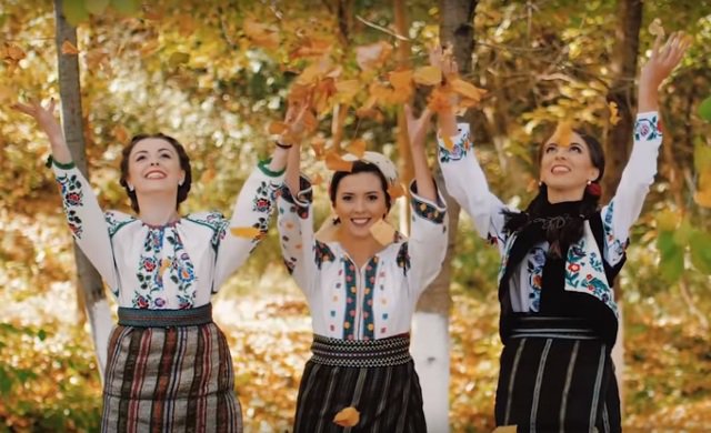 Fetele din Botoșani și-au lansat noua piesă „Dragostea îi taină mare” - VIDEO