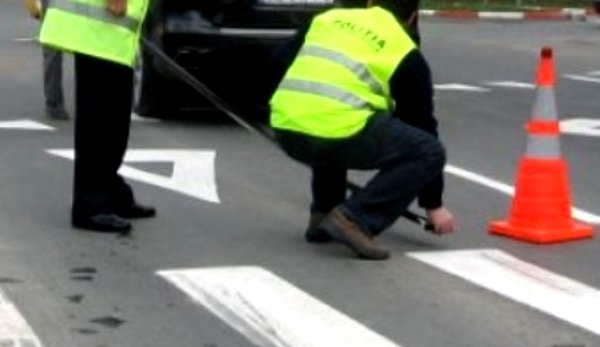 Carambol pe Calea Națională: Un șofer în stare de ebrietate a lovit două mașini oprite la trecerea de pietoni