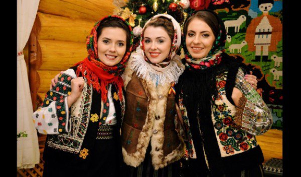Fetele din Botoșani vă invită la cea de-a doua ediție a spectacolului „Hai la Botoșani”