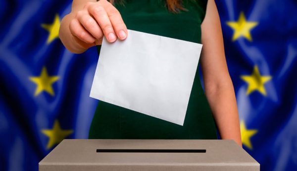 Pe 26 mai vor fi trei buletine de vot: două pentru referendum și unul pentru europarlamentare
