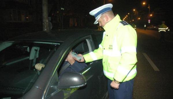 Şofer aproape în coma alcoolică depistat în trafic de poliţiştii din Dorohoi
