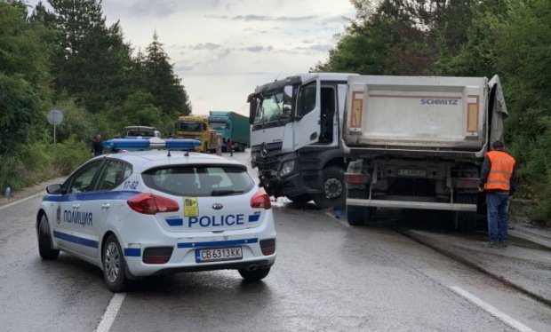 Accident grav în Bulgaria. Un camion cu șofer român, implicat într-o tragedie cu doi morți și doi răniți