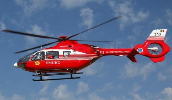 Copil din Botoșani, transportat cu un elicopter SMURD la spital, din cauza unei sticle cu diluant