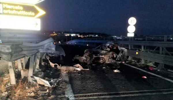 Tragedie pe o şosea din Sicilia. Un român a murit și alți șapte au fost răniți. Patru dintre victime sunt copii