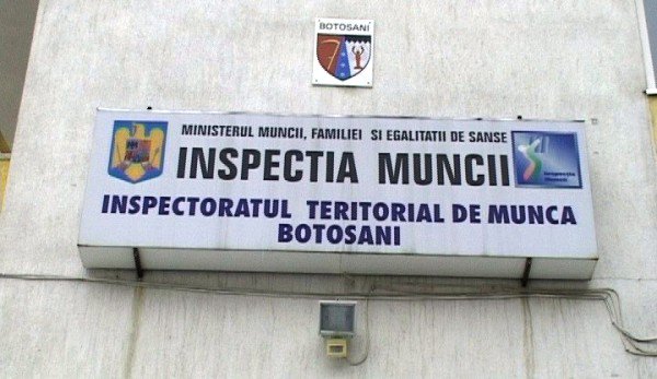 Anchetă la ITM Botoșani după ce un angajat al unui abator și-a prins mâna la o mașină de tocat carne