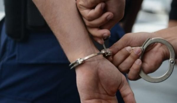 Tânăr din Dersca arestat preventiv după ce a furat și agresat un consătean de 71 de ani
