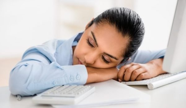 Ce trebuie să știi dacă te simți obosit în timpul zilei