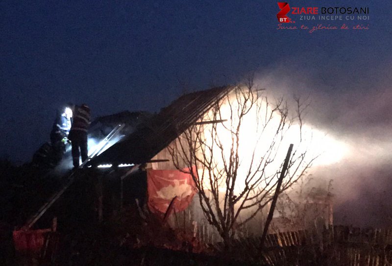 Incendiu puternic la un adăpost de animale din Dimăcheni - FOTO