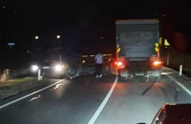 Accident pe drumul Botoșani - Suceava! Coliziune între două camioane, fără victime