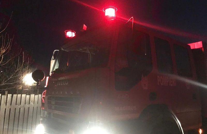 Incendiu la Brăești! Intervenție a pompierilor dorohoieni în prima zi de Crăciun