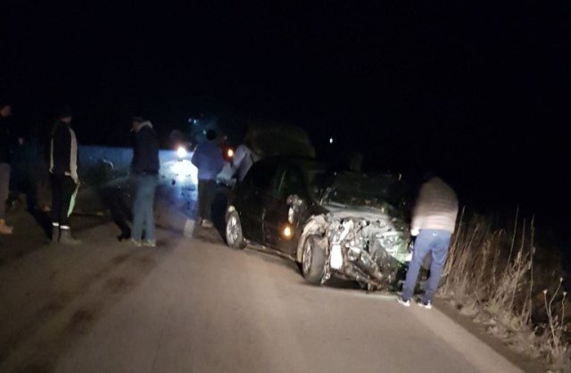 Accident teribil în județul Botoșani! O mașină a intrat cu viteză într-o turmă de oi - FOTO
