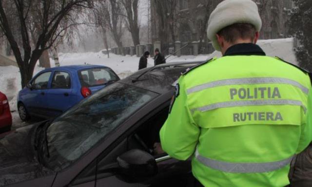 Trafic în condiții de iarnă! Polițiștii recomandă tuturor conducătorilor auto să circule cu prudență