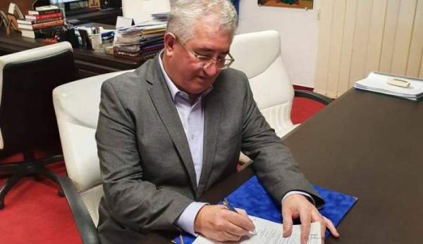 Primarul din Suceava, autoizolat în birou după ce o angajată a fost confirmată cu COVID - 19