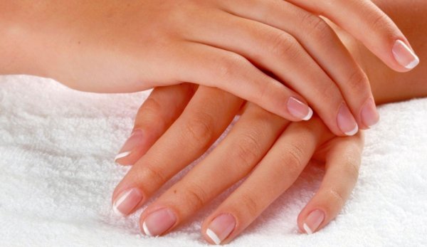 Cum îngrijești pielea afectată de săpun și dezinfectantul pentru mâini