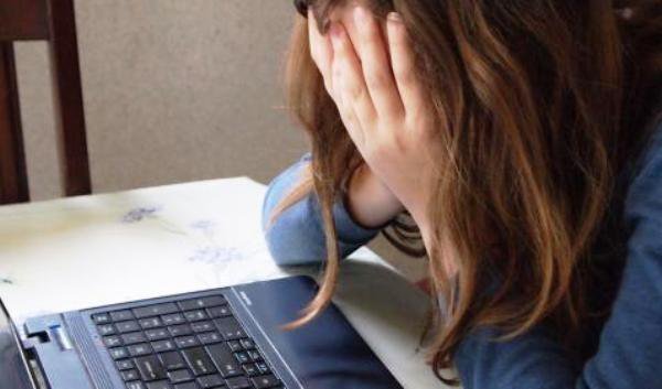 Elevii sunt nemulțumiți de modul în care se desfășoară cursurile online