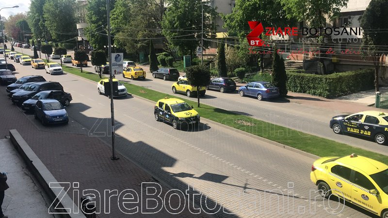 Taximetristul infectat cu COVID-19 condus pe ultimul drum de zeci de colegi din Dorohoi – VIDEO / FOTO