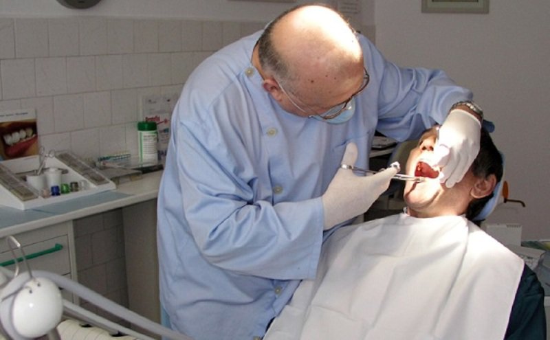 Cum vor funcţiona cabinetele stomatologice după 15 mai. Măsuri drastice pentru pacienţi şi medici