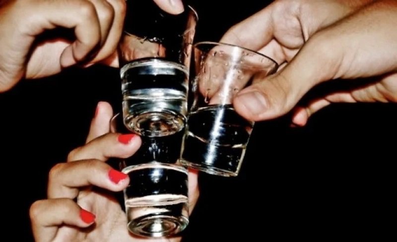 Botoșani: Adolescentă în comă alcoolică după ce a sărbătorit reușita la Evaluarea Națională