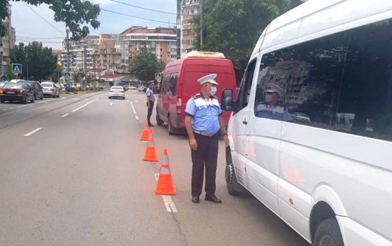 Razie organizată de Poliția Rutieră Botoșani! Mai mulți șoferi au fost amendați - FOTO