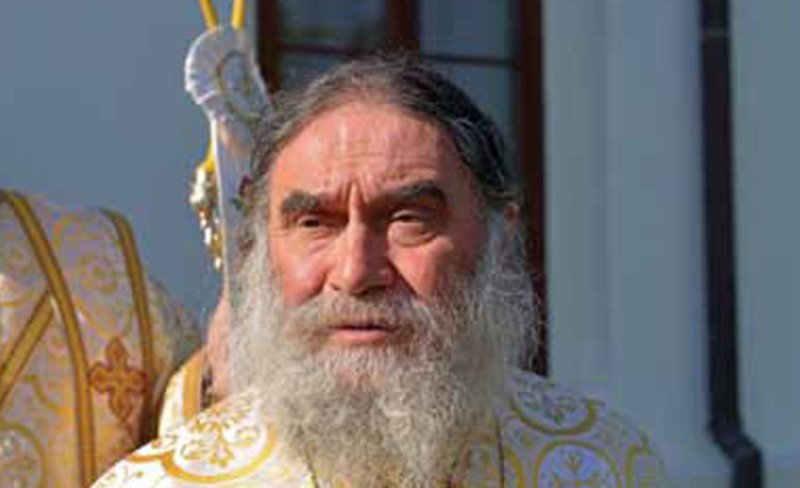 Este doliu printre credincioși! Starețul Mânăstirii Stănișoara a pierdut lupta cu noul coronavirus