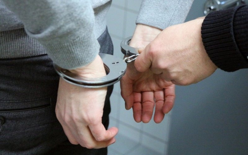 Botoșănean arestat pentru tenativă de viol și violare de domiciliu