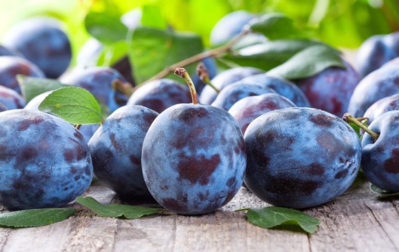Cum putem consuma prunele pentru a preveni cât mai eficient cancerul de colon