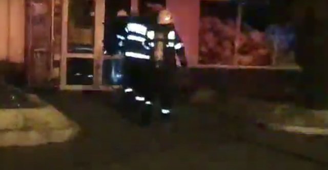 Incendiu puternic la un magazin din Botoșani. Pompierii au intervenit aproape patru ore