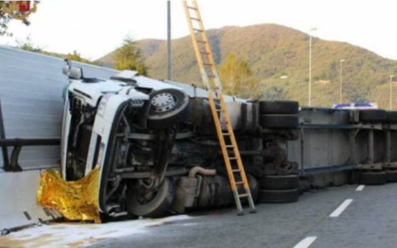 Șofer român de TIR mort într-un accident cumplit produs în Italia