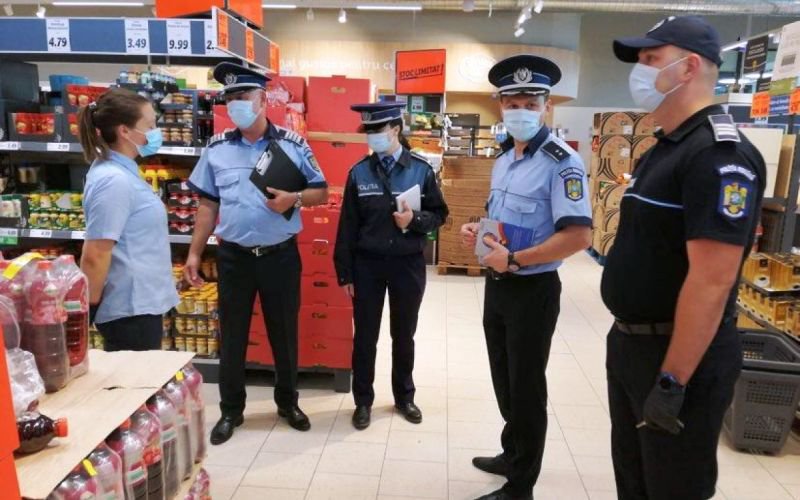 RAZII în magazine, restaurante și mijloacele de transport în comun. 50 de botoșăneni amendați pentru că nu purtau mască de protecție