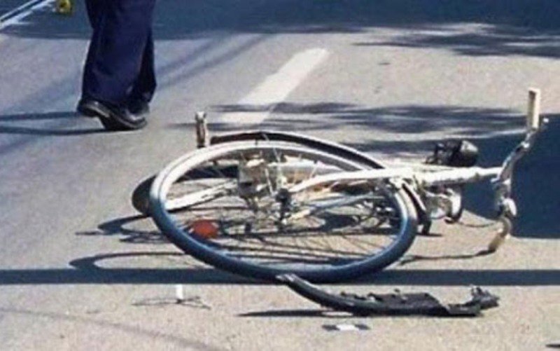 ACCIDENT: Femeie pe bicicletă cu alcoolemie, dar cu prioritate în trafic, șoferul imprudent!