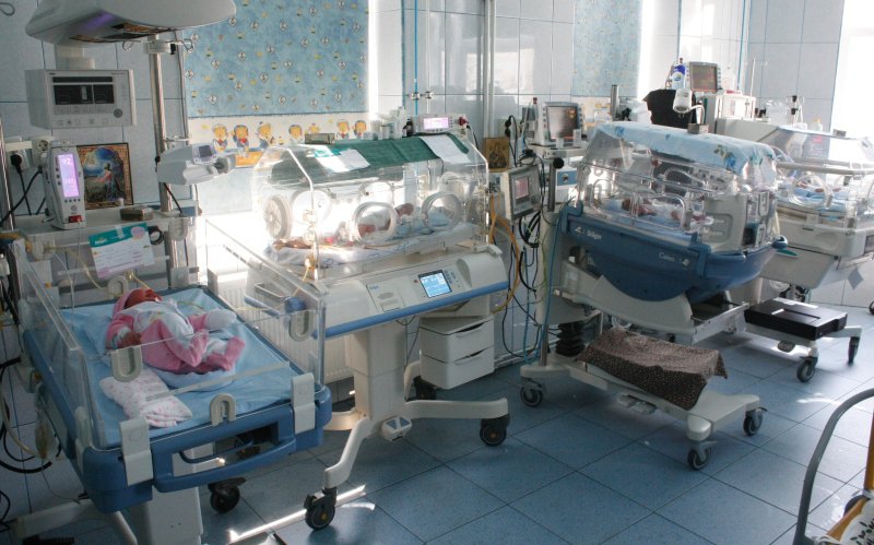 Consiliul Județean Botoșani va cofinanța un proiect de dotare a Maternității cu incubatoare
