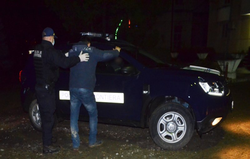 Cetăţean sârb depistat de poliţiştii de frontieră în timp ce încerca să intre ilegal în România
