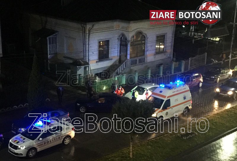 Accident pe Bulevardul Victoriei din Dorohoi. Femeie lovită pe o trecere de pietoni - FOTO