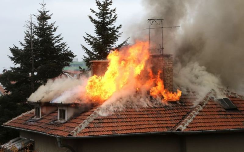 Atenție la coșurile de fum! Două familii din Cristinești și Stăuceni au avut de suferit în urma unor incendii