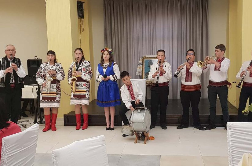 Ucraineni din două ţări, aflaţi în sărbătoare la Botoşani - FOTO
