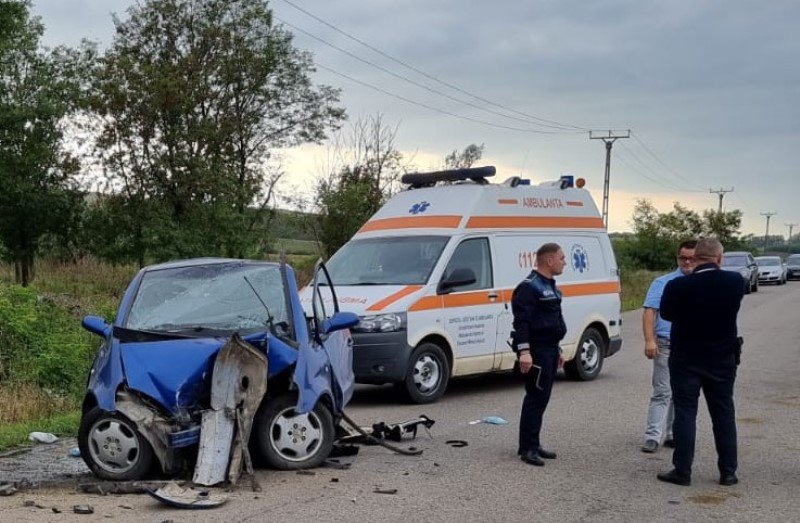 Accident grav! Un preot din județul Botoșani a decedat după ce s-a izbit cu mașina de un cap de pod