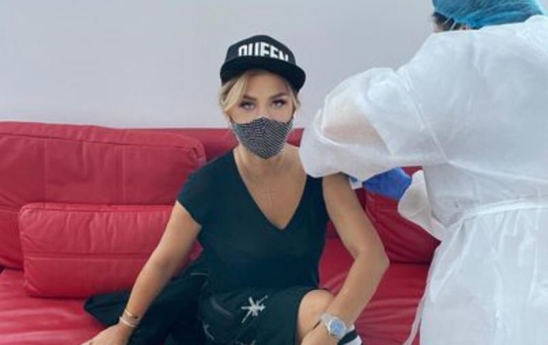 Loredana Groza s-a vaccinat cu doza trei: „Singura soluţie pentru a termina pandemia”
