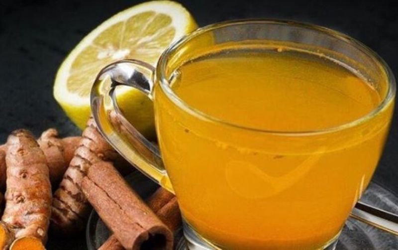 Ceaiul care te ajută să scapi de durerile menstruale, calmează și reduce balonarea