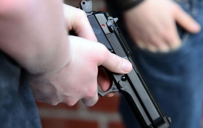 Ameninţare cu pistolul, după o şicanare în trafic, la Botoșani