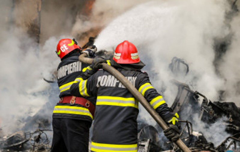 Tragedie la Botoșani! Un bărbat de 66 ani a decedat în incendiul care i-a cuprins locuința