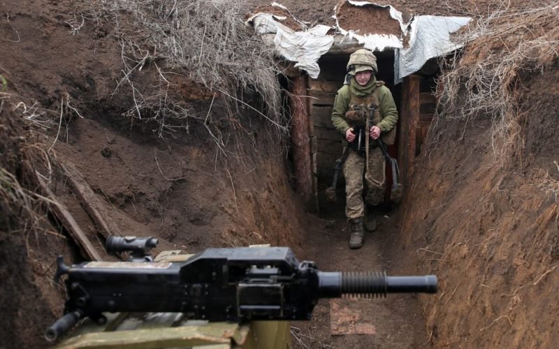 Ministrul apărării al Ucrainei avertizează că va avea loc un „masacrul sângeros” dacă Rusia va invada și că „rușii se vor întoarce în sicrie”