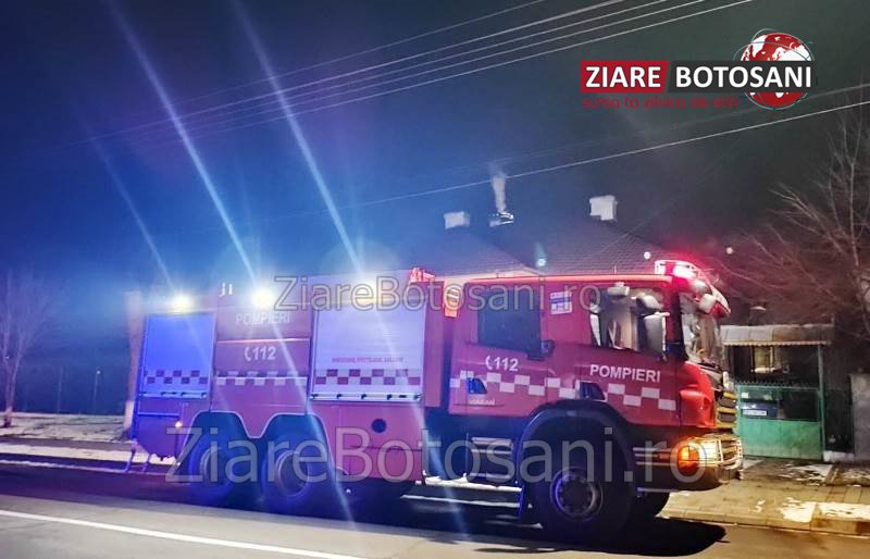 Incendiu în Dorohoi! Pompierii au intervenit de urgență după ce un coș de fum a luat foc - FOTO