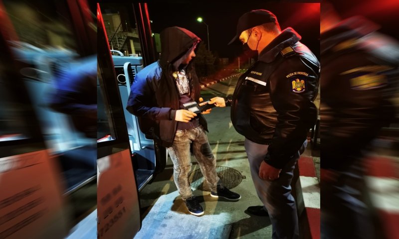 Carte de identitate falsă procurată cu 150 de euro, descoperită de poliţiştii de frontieră