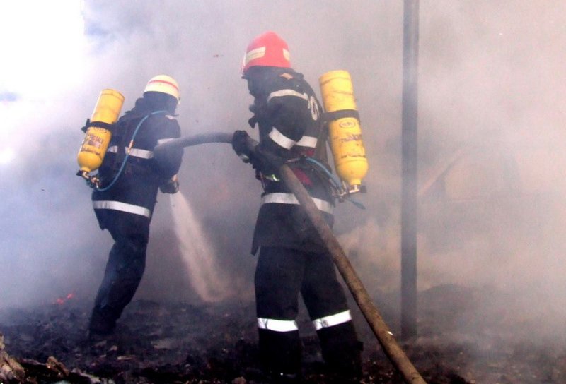 Au ars mai mult decât și-au plănuit: Două anexe distruse de foc în județul Botoșani