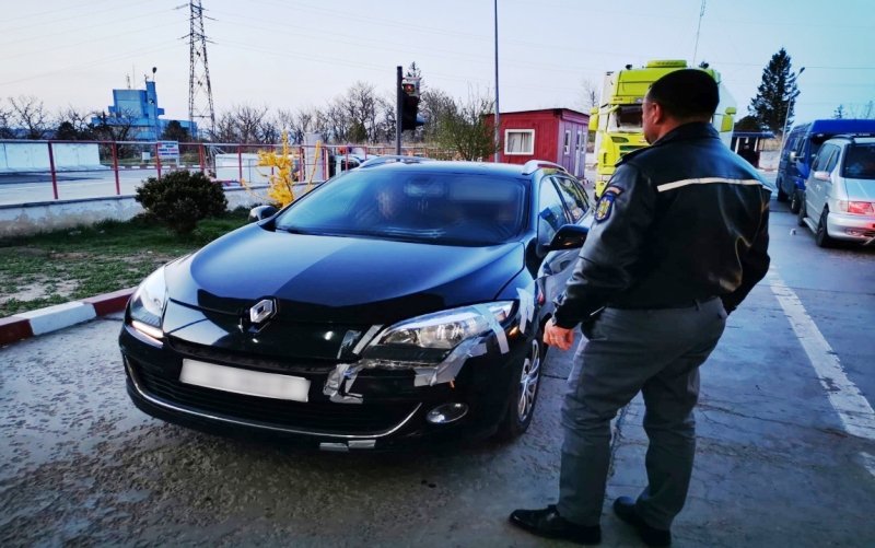 Autoturism semnalat furat din Belgia oprit la frontiera cu Republica Moldova
