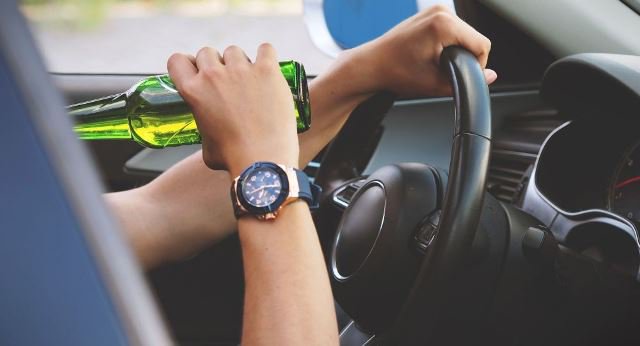 Tânăr depistat la volan sub influența alcoolului