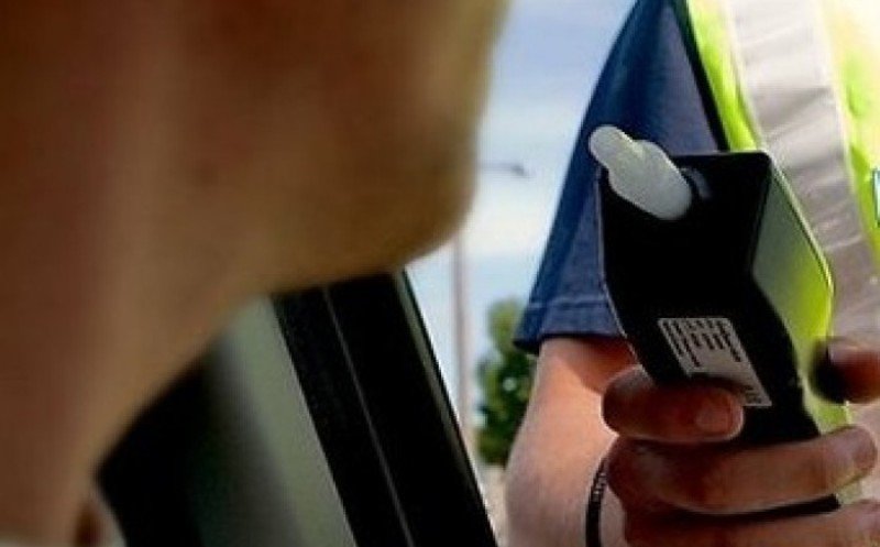 Un tânăr de 19 ani din Dorohoi s-a urcat la volan băut și fără permis