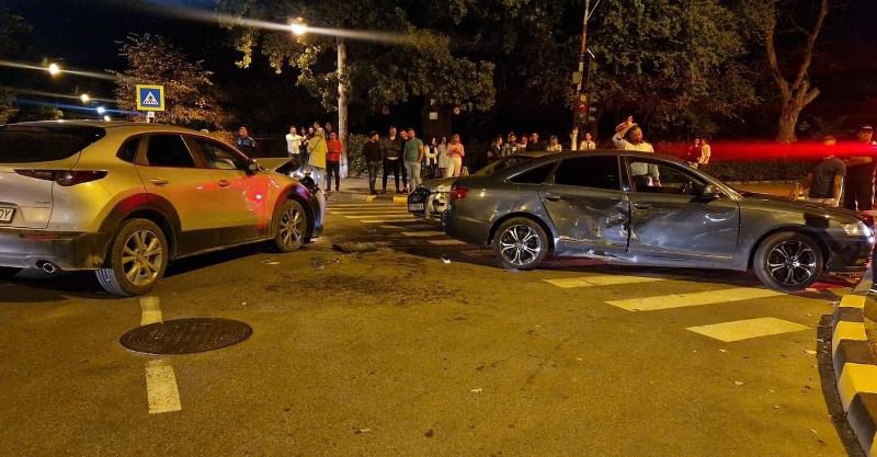 Femeie ajunsă la spital în urma unui accident cu trei mașini care a avut loc în Botoșani