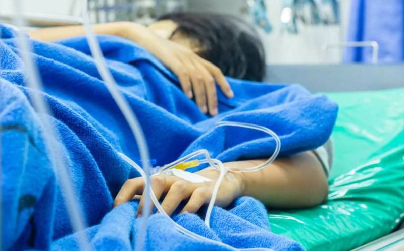 Adolescent din Botoșani la un pas de moarte după ce a urmat un tratament de slăbit